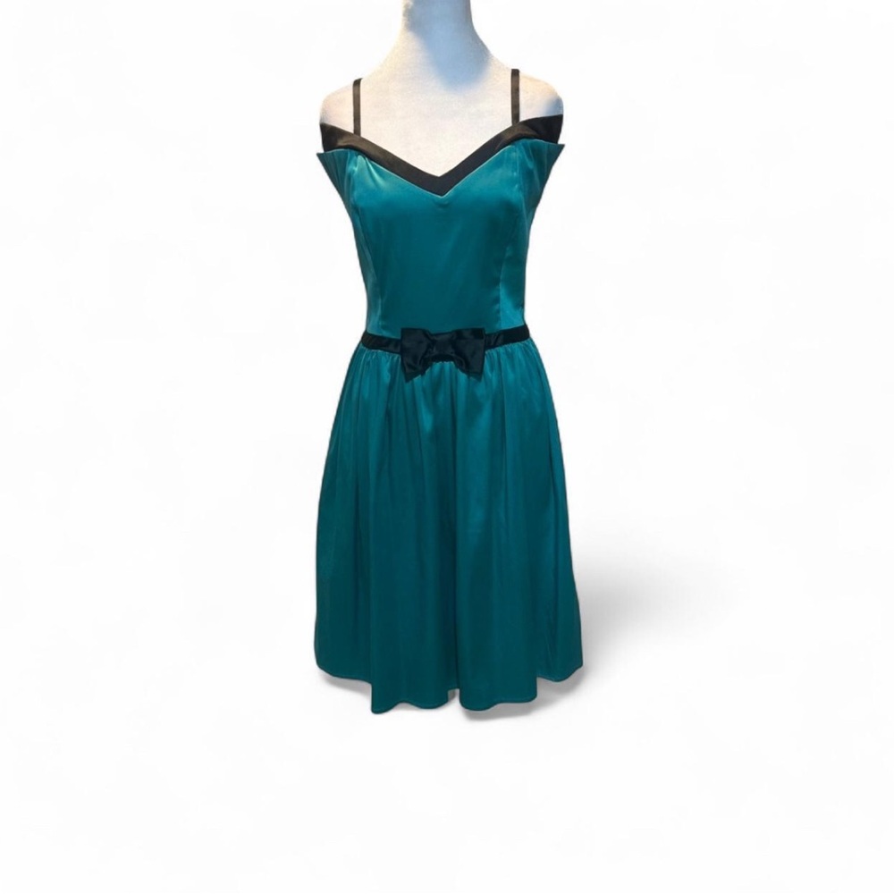 Pin Up Emerald Green 1950 Style Dress Sz Large P-P 18” L 36”